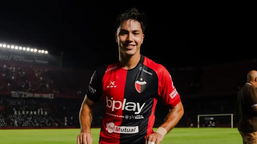 El delantero de Colón de Santa Fe hace historia al visibilizar su orientación sexual.