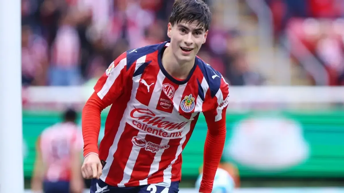 El delantero de Guadalajara aspira a romper una marca histórica en el Clausura 2026.