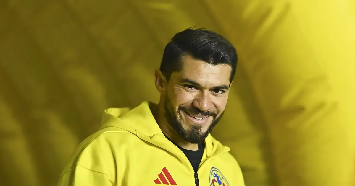 El delantero del América habla sobre la insatisfacción de los seguidores y su enfoque personal en el fútbol.