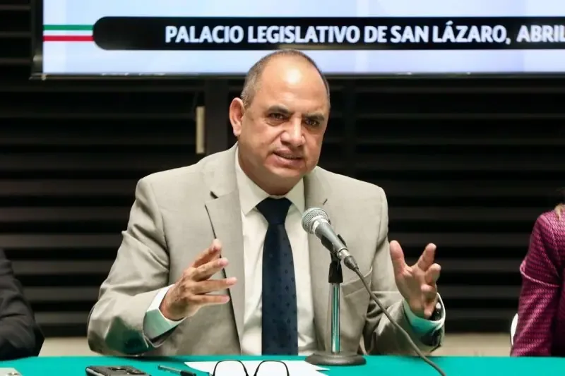 El diputado respalda acciones estatales y aboga por el diálogo constructivo en temas de seguridad.