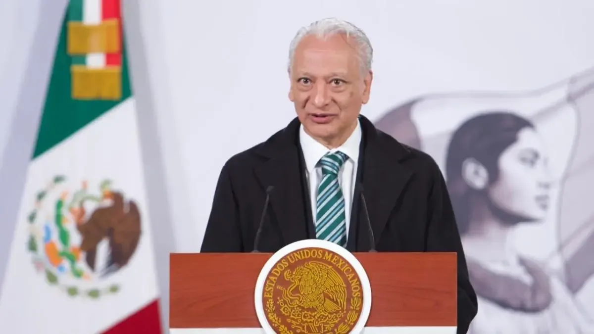 "El director de Pemex, Víctor Rodríguez Padilla, anuncia la nueva inversión en proyectos."