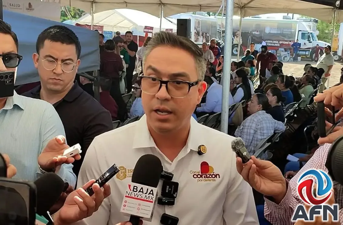"El director Luis Gilberto Gallego anuncia cambios para trabajadores de Issstecali."