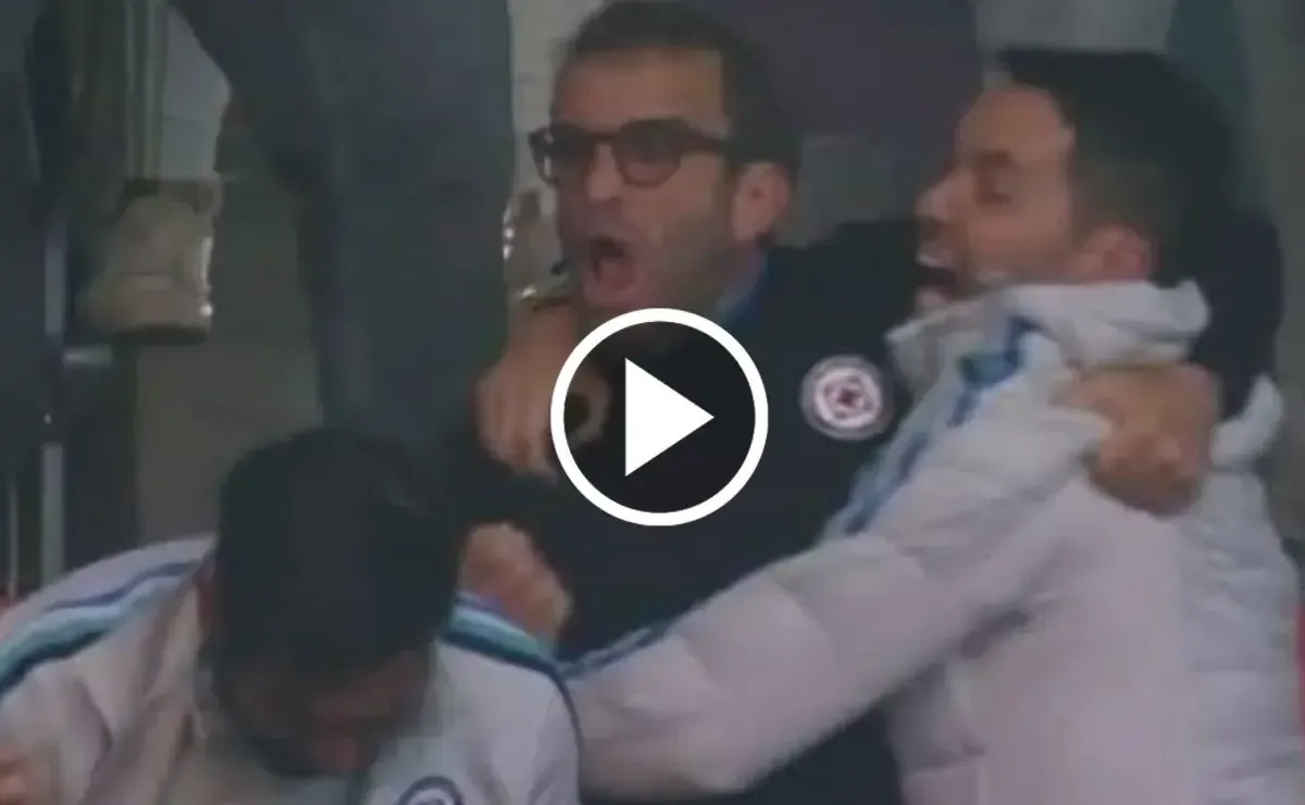 El director técnico de Cruz Azul mostró su emoción desde las gradas tras el gol del empate en la jornada 5 del Clausura 2026.