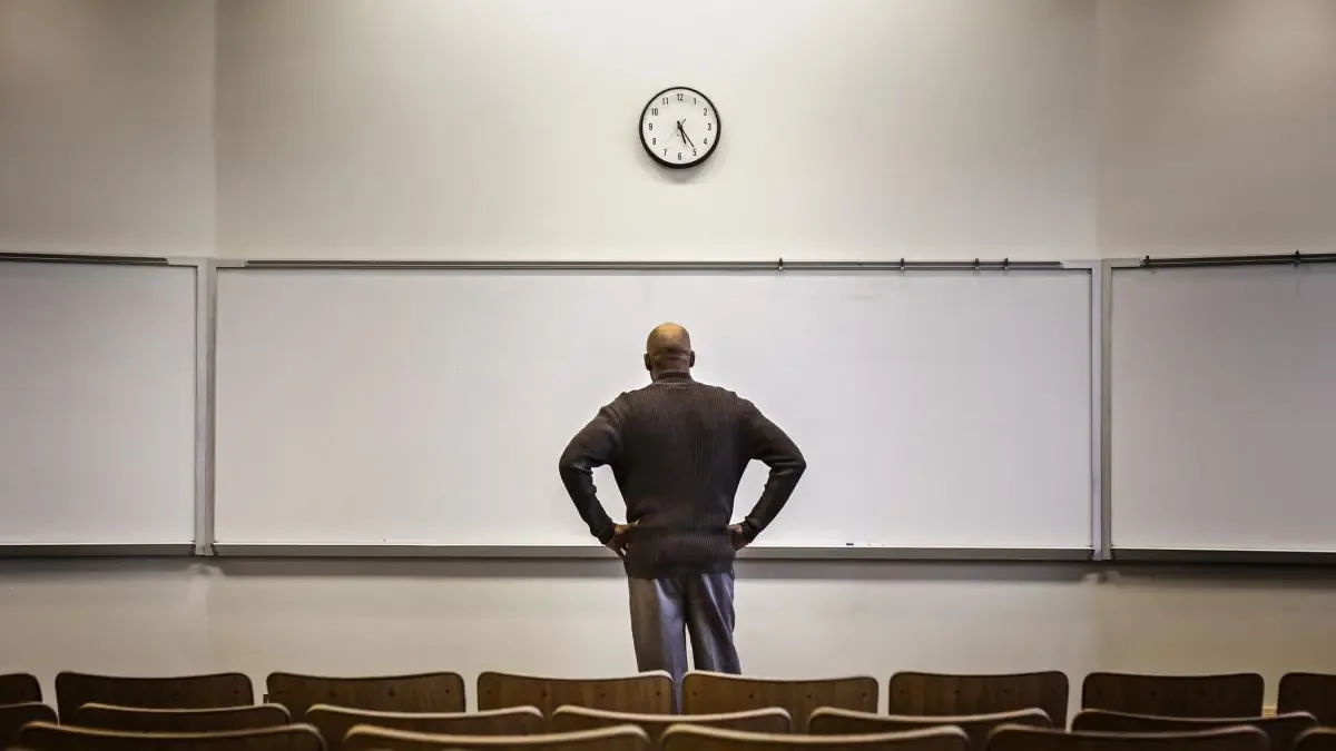 El docente propone más filosofía en la educación para combatir la desinformación.
