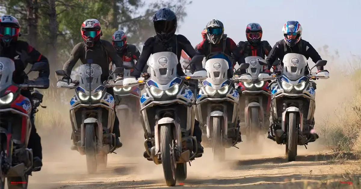 El documental refleja la aventura de motoristas en rutas desafiantes y presenta la nueva moto estrella de Honda para 2026.