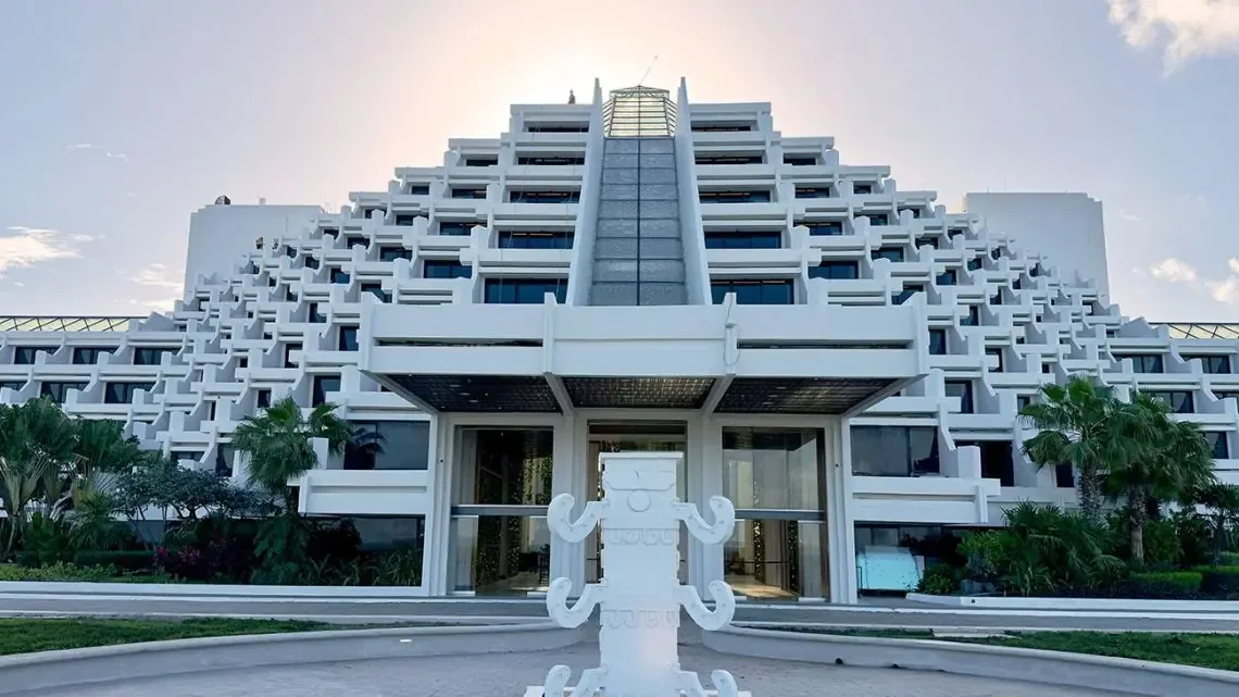 El emblemático hotel ofrece nuevas experiencias y lujo todo incluido tras una renovada inversión.
