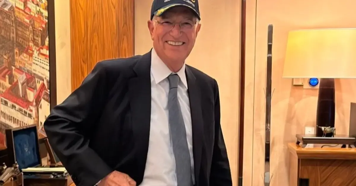 "El empresario Ricardo Salinas Pliego enfrenta un plazo crucial para saldar su deuda."