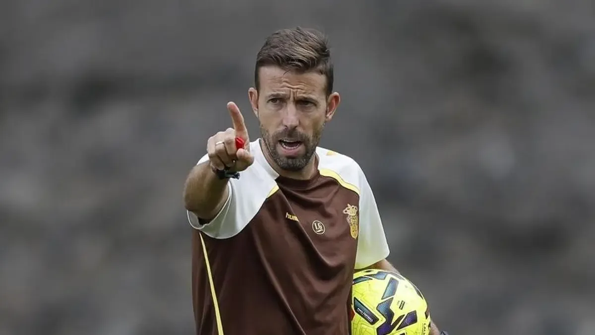 El entrenador de la UD Las Palmas prioriza el próximo partido y deja su renovación en segundo plano.