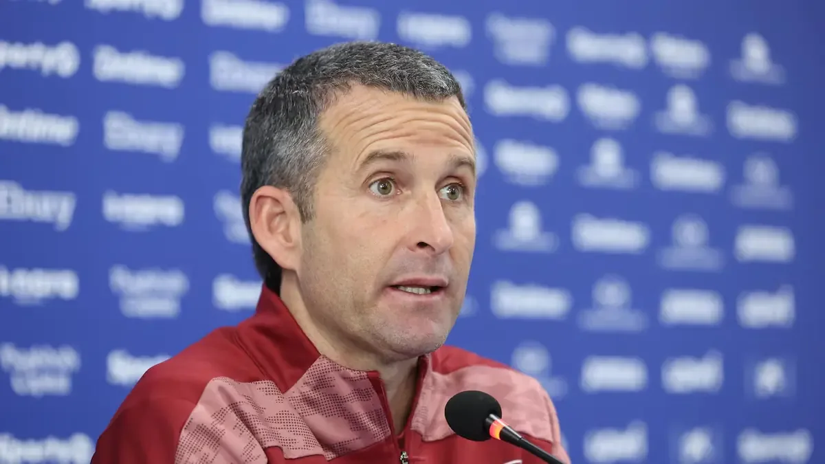 El entrenador del Leganés destaca la importancia del apoyo de la afición y la mentalidad del equipo para el próximo partido.