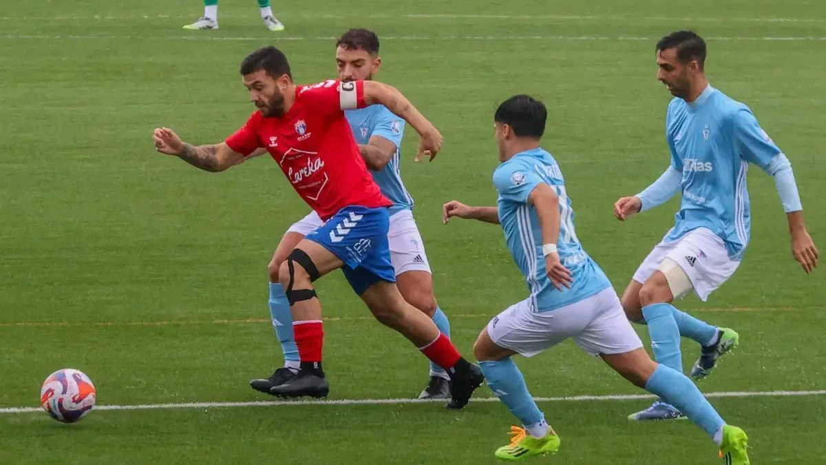El equipo de Roberto Lázaro necesita una victoria para seguir en la lucha por la permanencia.