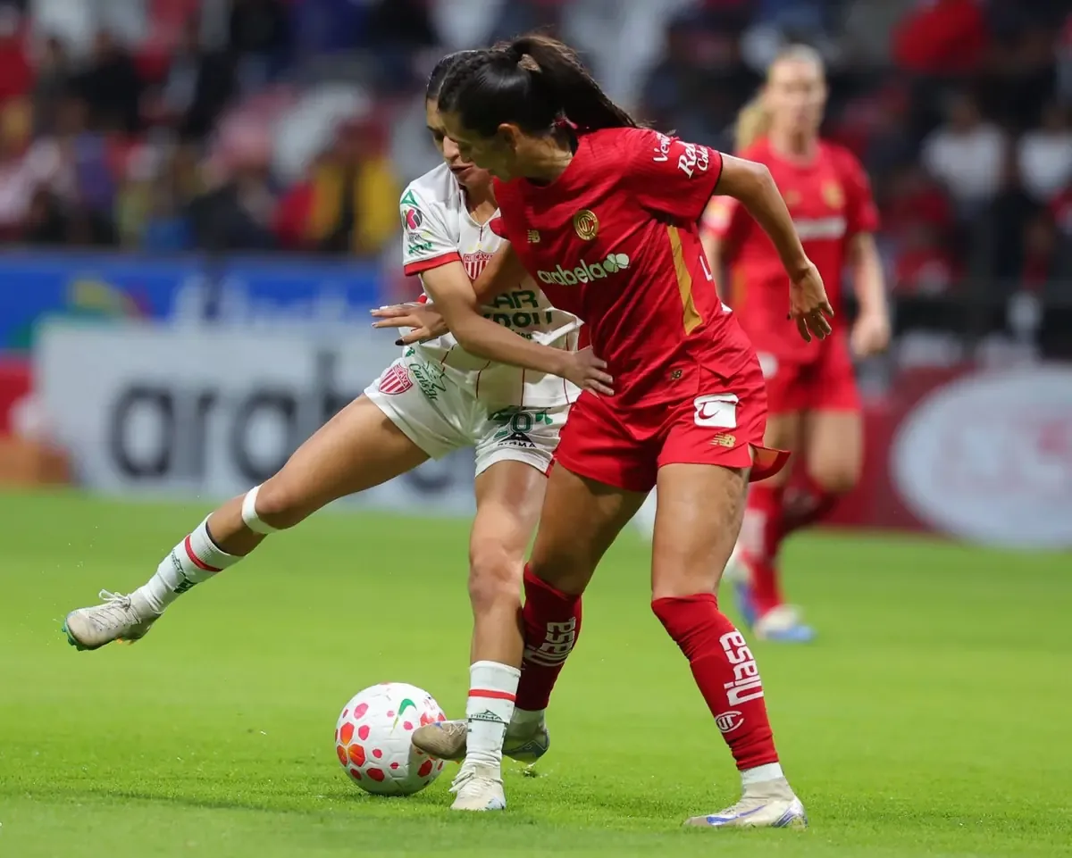 El equipo de Toluca reafirma su posición en la Liga MX Femenil tras golear a Necaxa en casa.