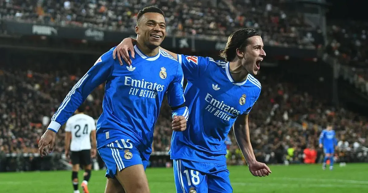 El equipo merengue continúa su lucha por el liderato en LaLiga tras vencer a Valencia.
