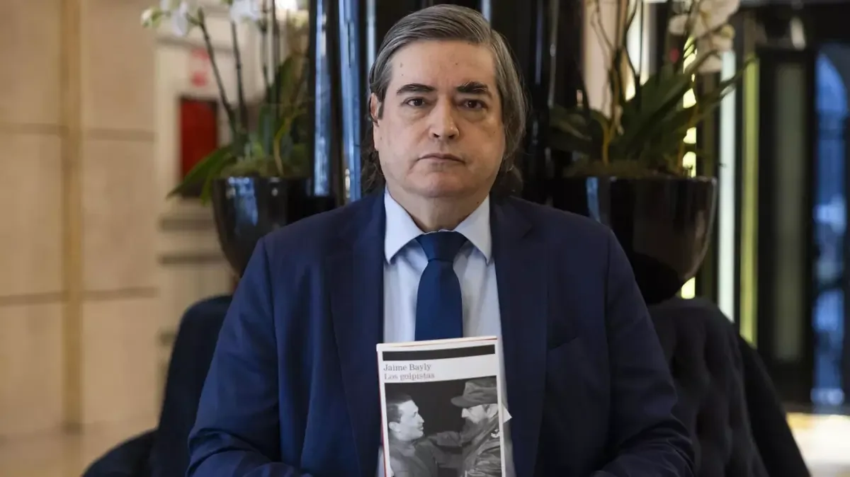 El escritor peruano cuestiona la falta de condena a los crímenes del régimen venezolano.