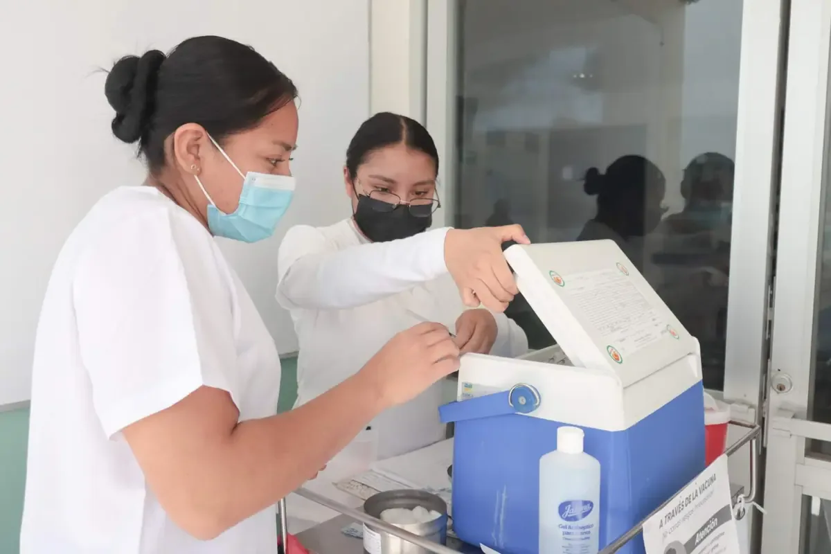 El estado recibe donaciones de vacunas para abordar el brote creciente.