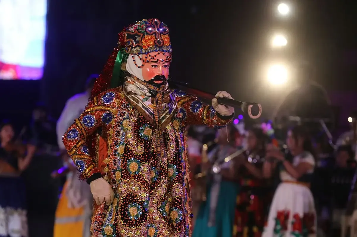 El evento cultural en Michoacán celebra las tradiciones purépechas y promueve la economía local.