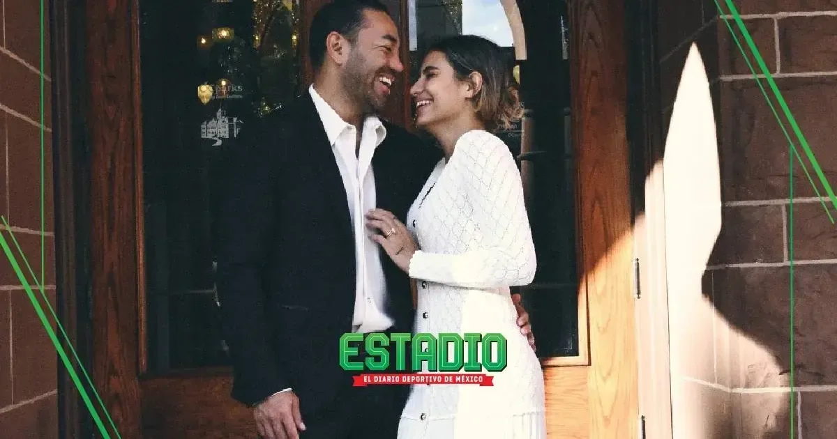 El ex jugador de Chivas formaliza su unión con su pareja en una ceremonia íntima.