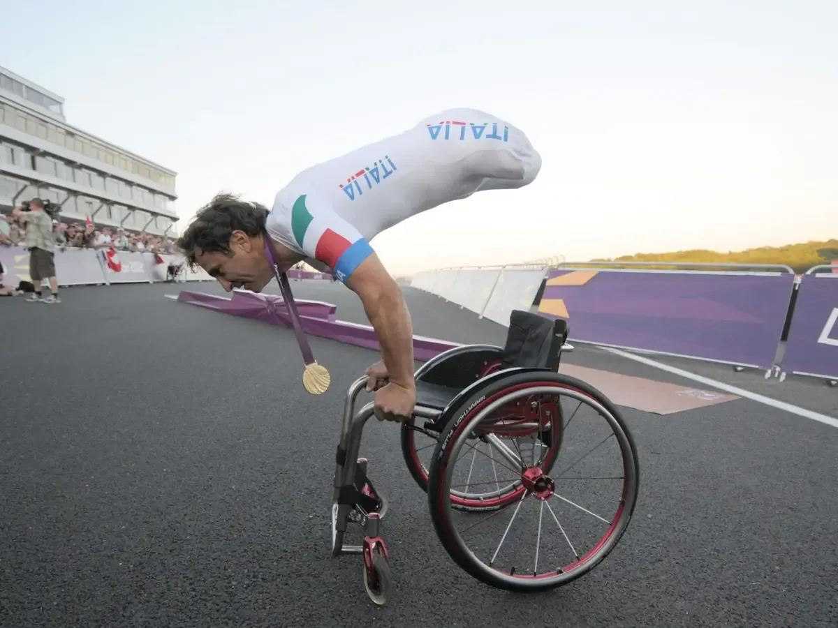 El ex piloto de Fórmula 1 y campeón paralímpico dejó un legado de superación.