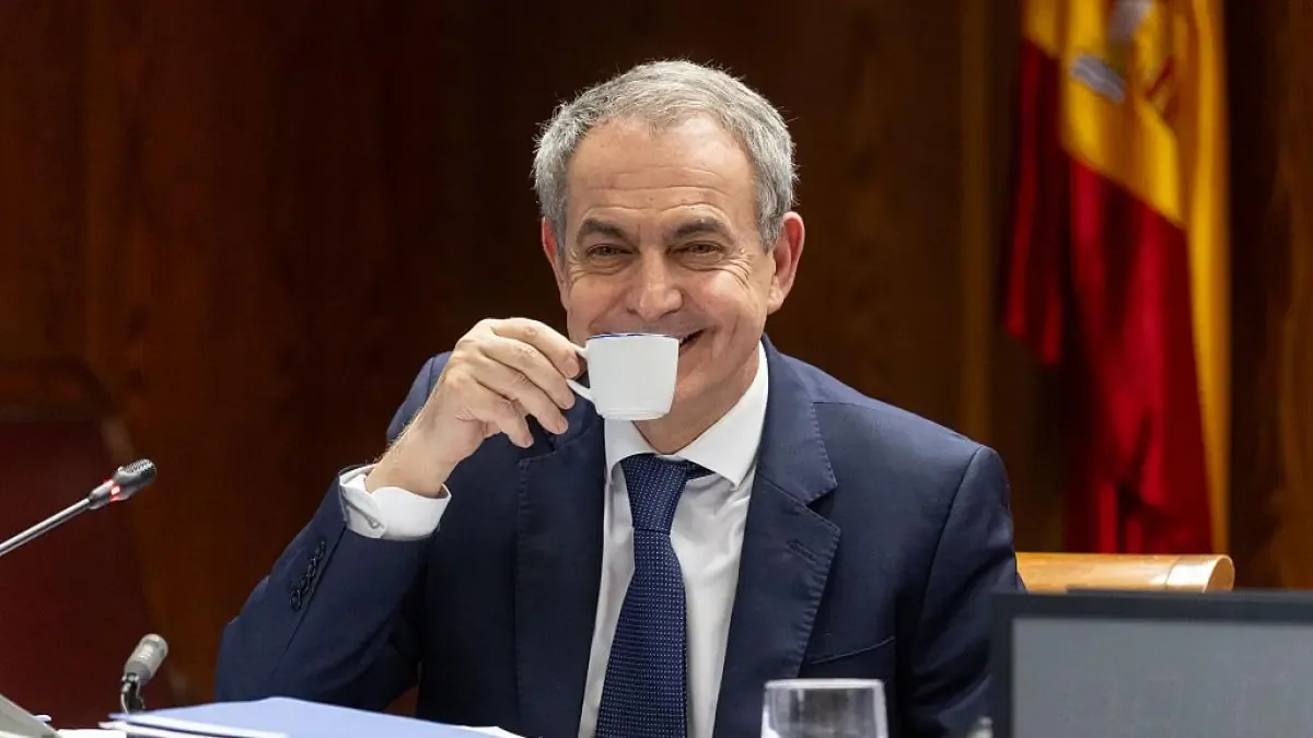 El ex presidente del Gobierno reafirma su compromiso con el PSOE y critica a la derecha.