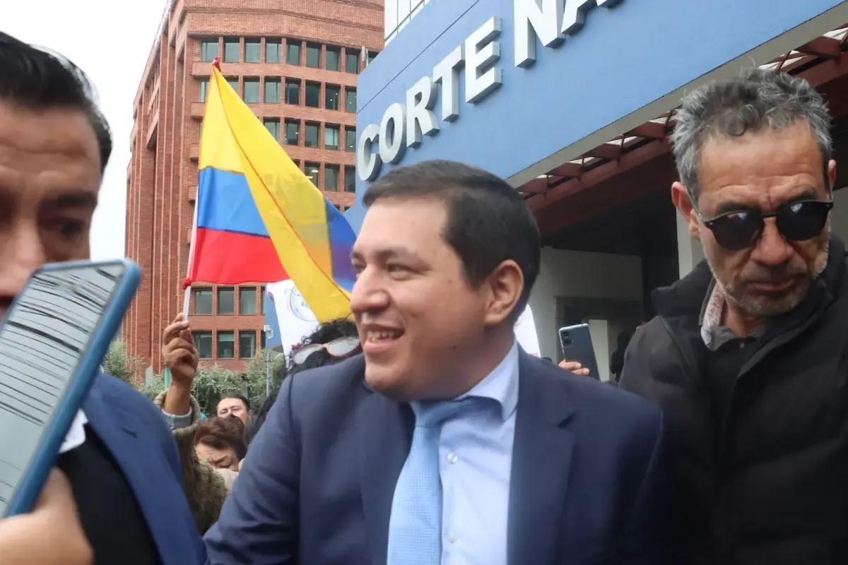 El excandidato presidencial justificó su ausencia debido a problemas de salud.