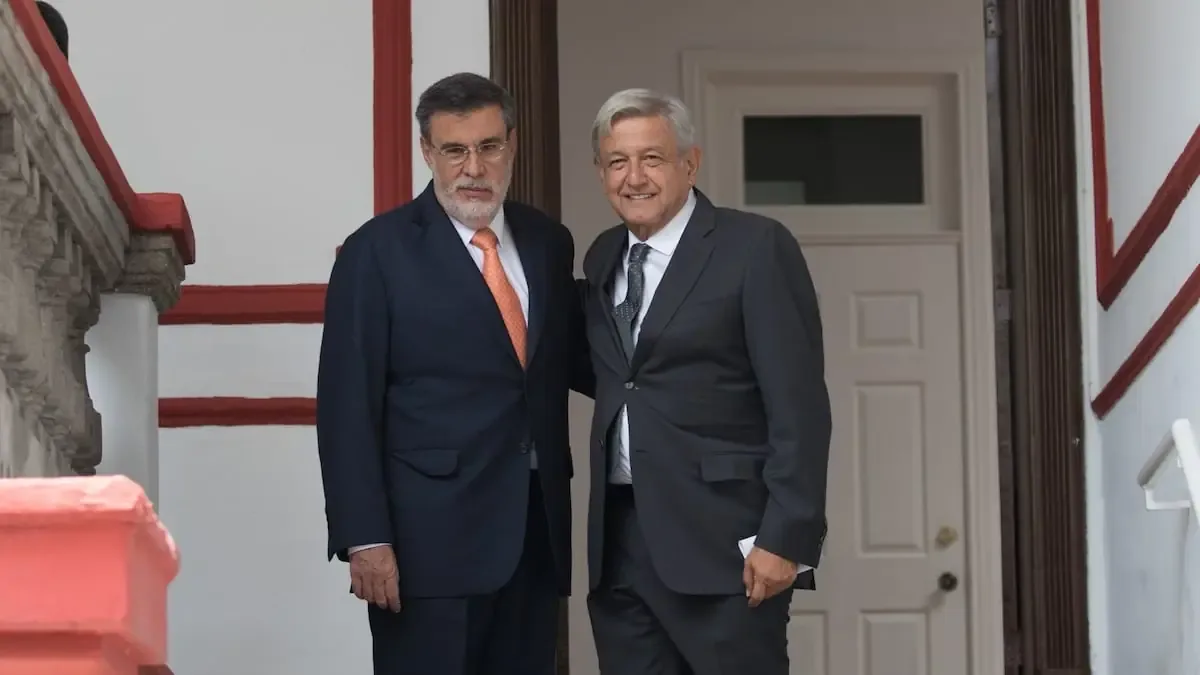 El exconsejero jurídico aborda disputas y decisiones clave en la Cuarta Transformación.