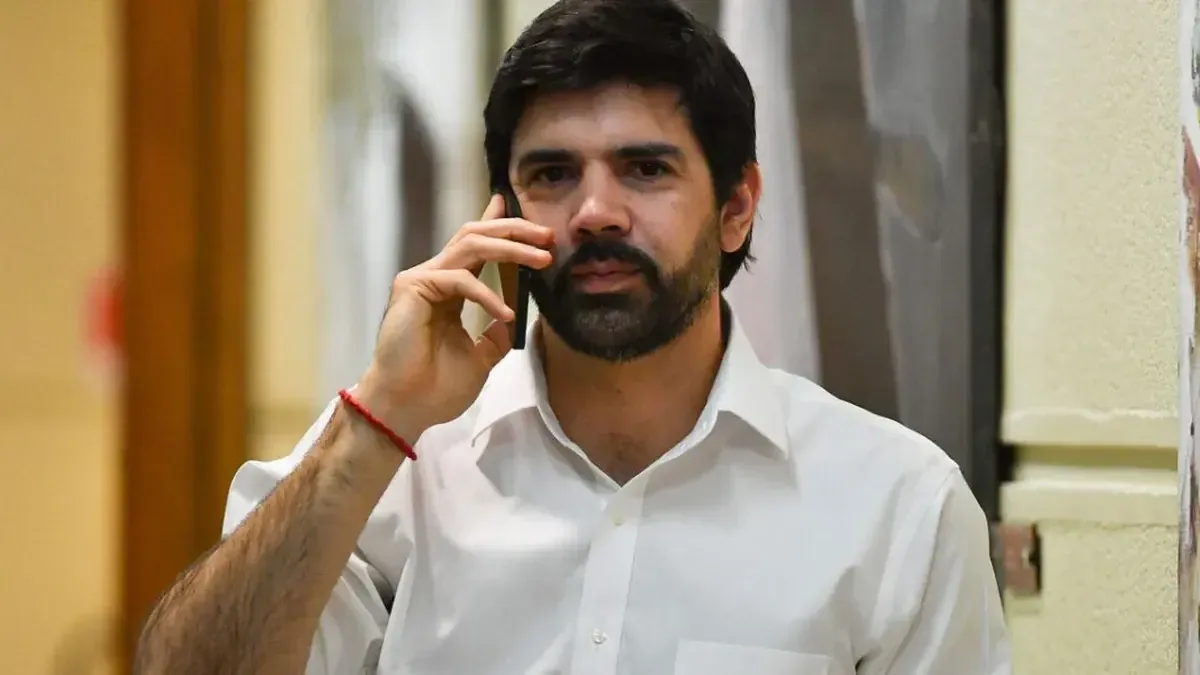 El exdiputado y su exasesor enfrentarán cargos por delitos fiscales y corrupción.