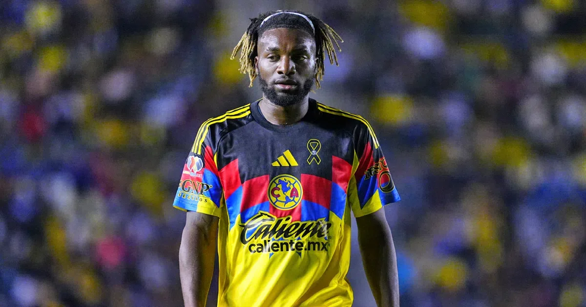 El extremo Allan Saint-Maximin se ausenta de la convocatoria del Club América.