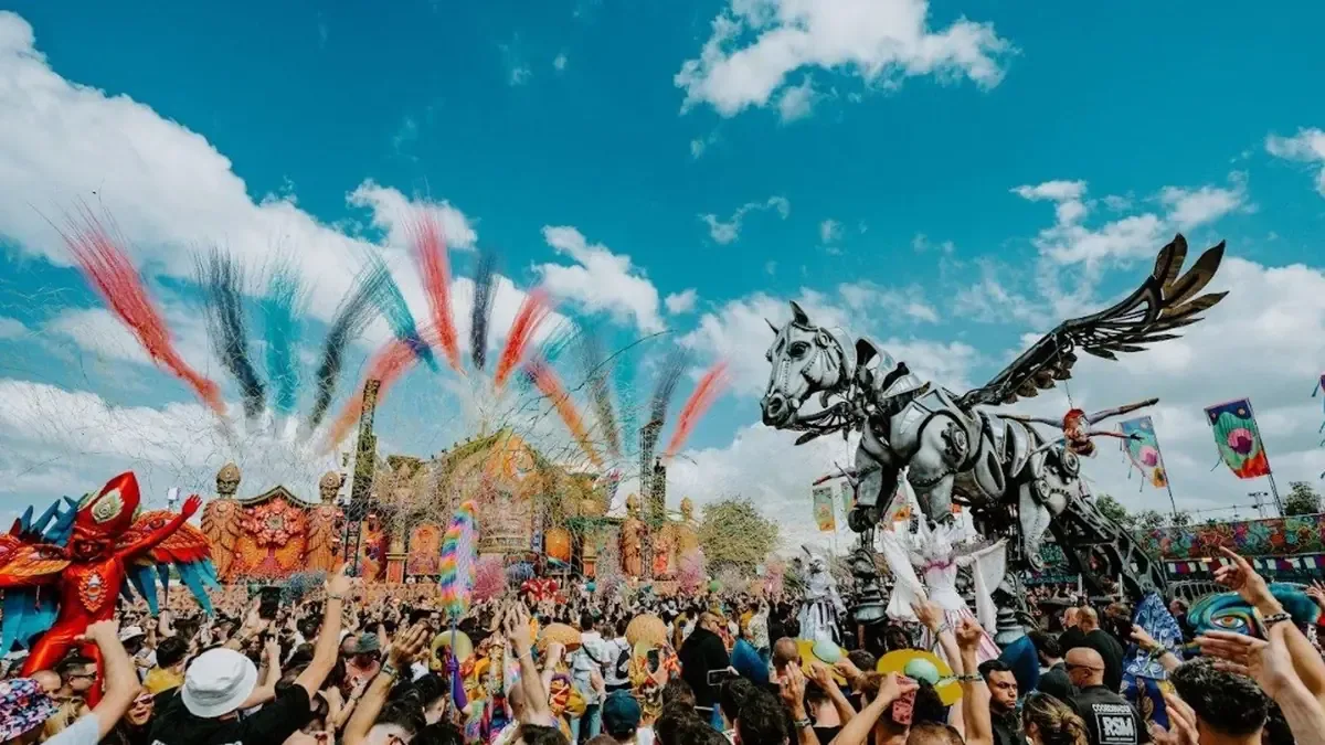 El festival Elrow Town regresa el 1 de mayo con 50 artistas y experiencias inmersivas.