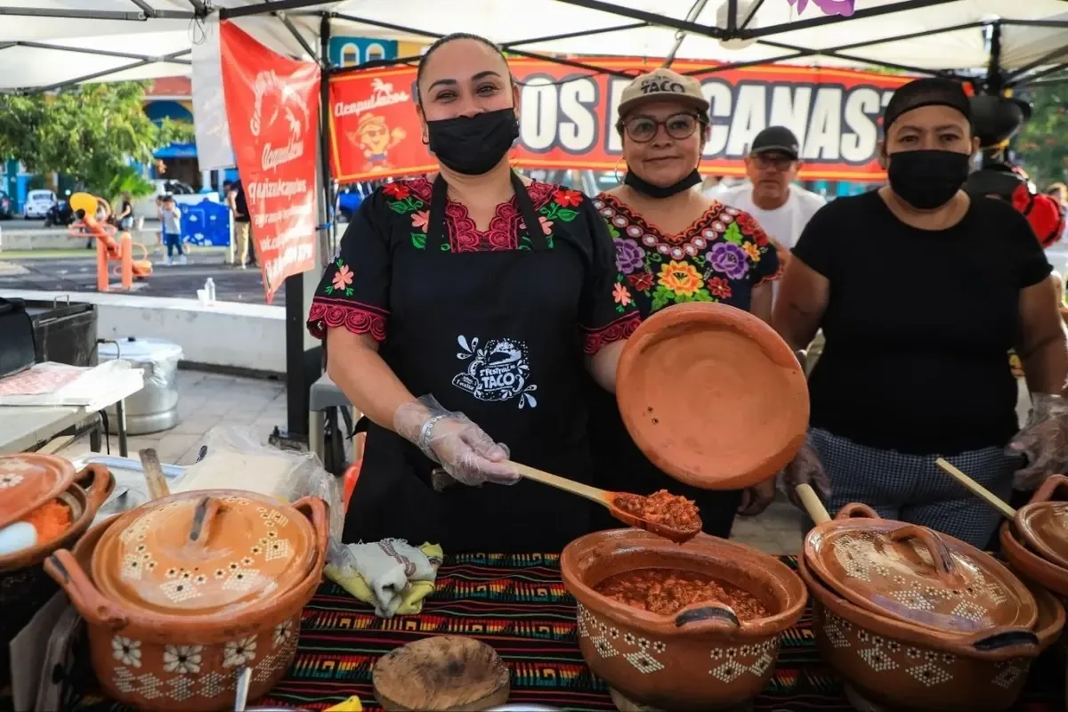 El festival promueve la gastronomía mexicana y la economía local, uniendo a la comunidad en un evento festivo.