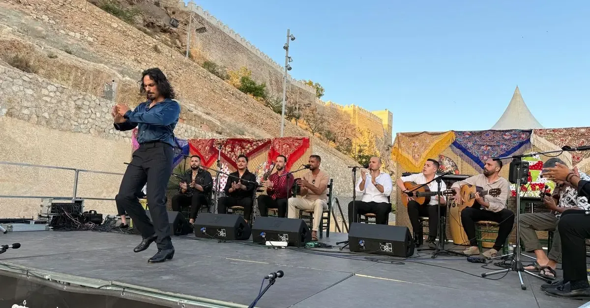 La segunda edición celebró la cultura flamenca y la identidad barrial con una vibrante fiesta musical.