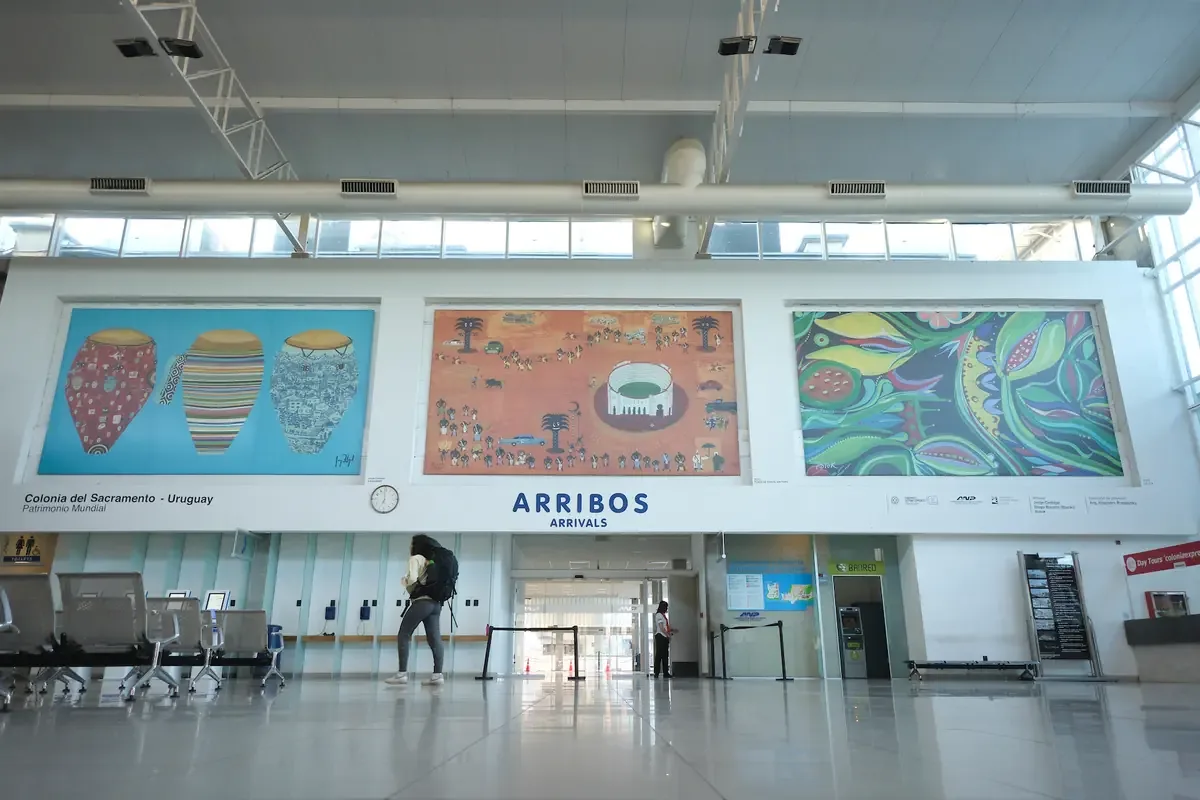 El flujo migratorio revela el interés por visitar y salir del país en abril.