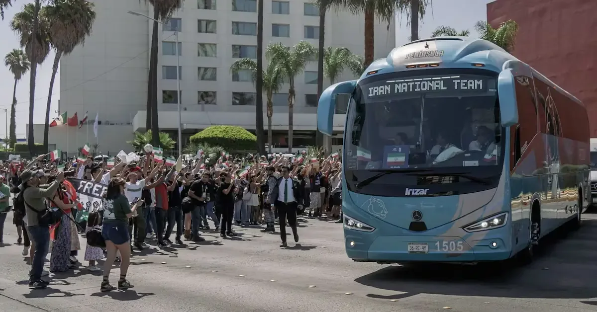 La Copa Mundial de Fútbol en México se convierte en un símbolo de hermandad entre naciones, destacando la conexión entre pueblos.