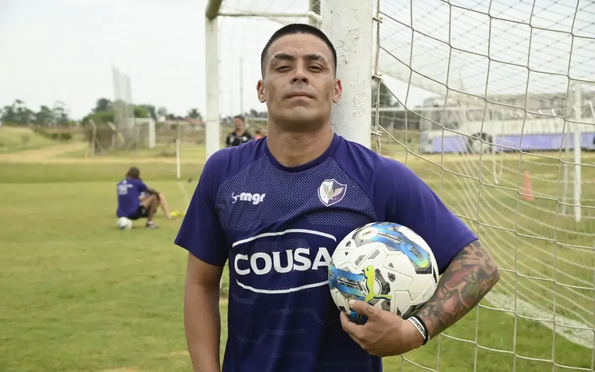 El futbolista argentino deja el club por asuntos personales tras su contratación en enero.