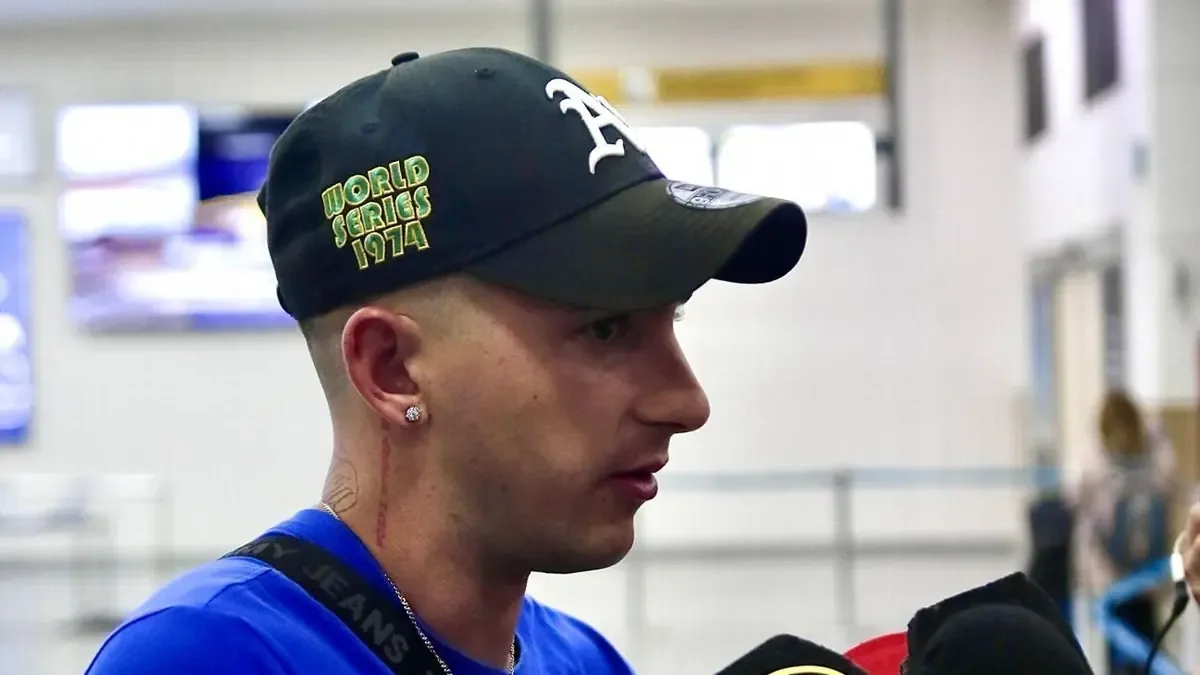 El futbolista uruguayo expresa su entusiasmo por representar al club ecuatoriano.