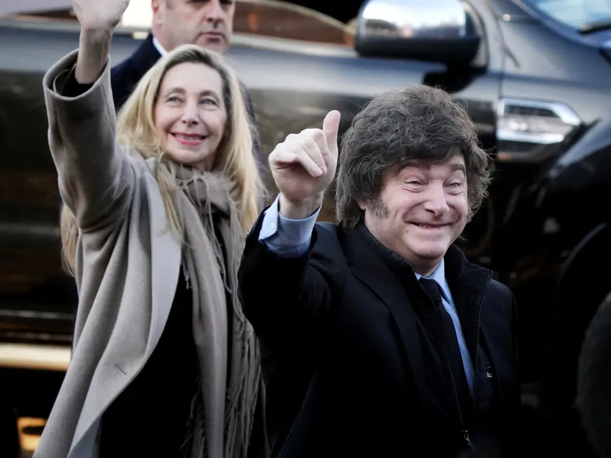 Javier Milei busca aliados estratégicos en provincias clave para asegurar su reelección.