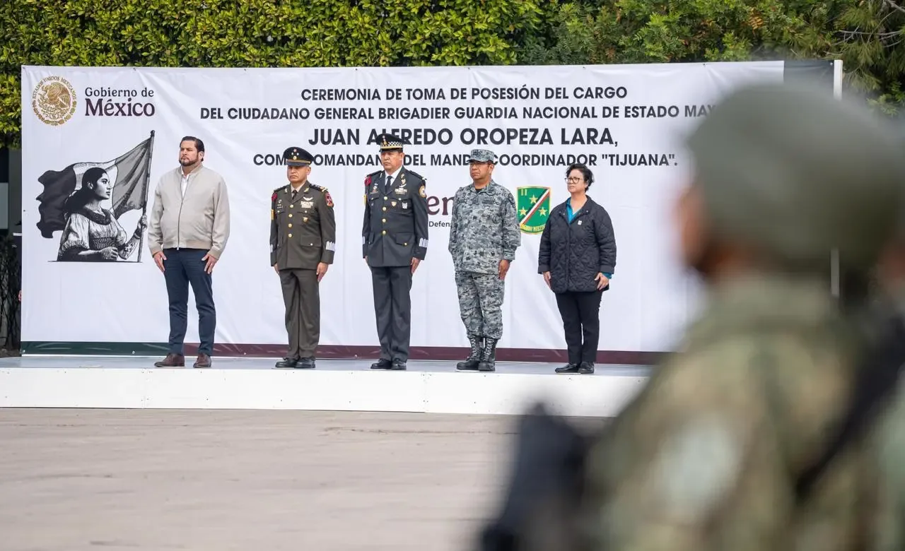 El General Juan Alfredo Oropeza Lara durante su toma de protesta en Tijuana.