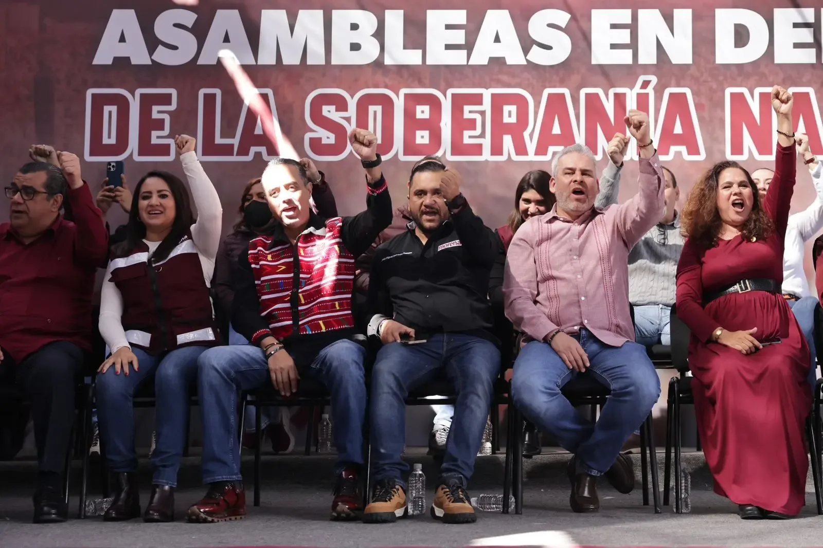 El gobernador Alfredo Ramírez Bedolla durante la asamblea de Morena en La Piedad.
