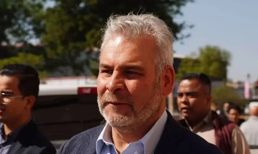 El gobernador Alfredo Ramírez Bedolla enfrenta denuncias por homicidio y suspensiones por la obra.