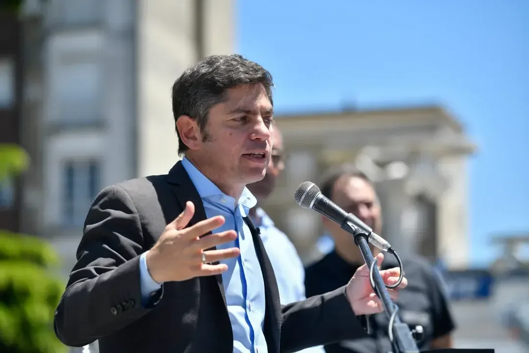 El gobernador Axel Kicillof se reúne con figurantes del PRO para fortalecer su Movimiento Derecho al Futuro.