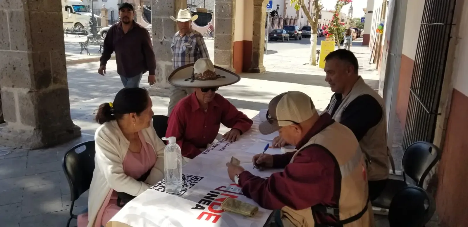 "El Gobernador David Monreal Ávila anuncia nuevas iniciativas educativas en Zacatecas."