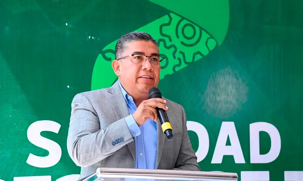 El gobernador de San Luis Potosí, anunciando el veto a la reforma electoral.