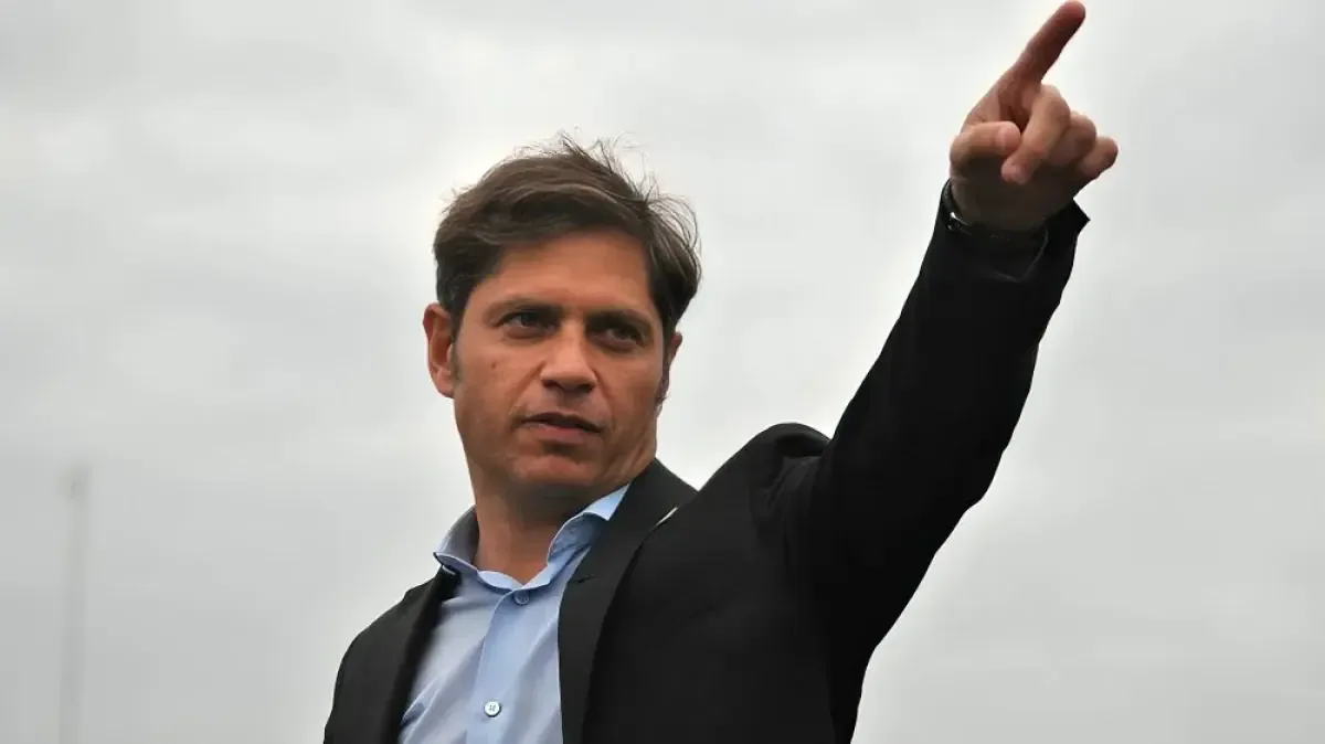 El gobernador Kicillof pide moderar el aumento de la nafta tras un revés judicial favorable a Argentina en el caso YPF.