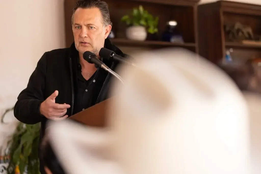 El gobernador Mauricio Kuri durante la toma de protesta del nuevo Consejo Directivo en Querétaro.