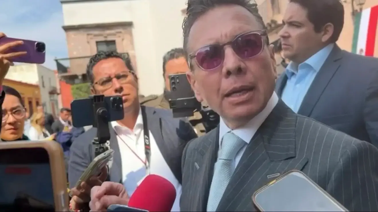 El gobernador Pablo Lemus durante la entrevista en Querétaro sobre Tequila.