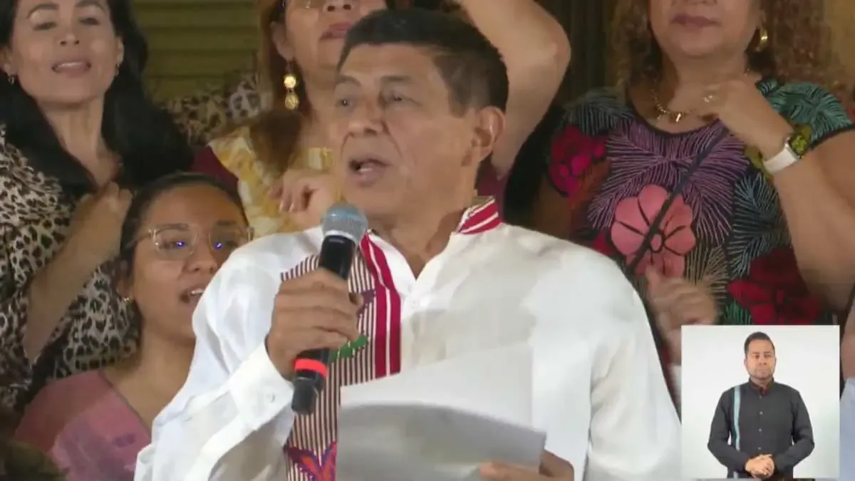 El gobernador Salomón Jara durante su anuncio sobre la revocación de mandato.