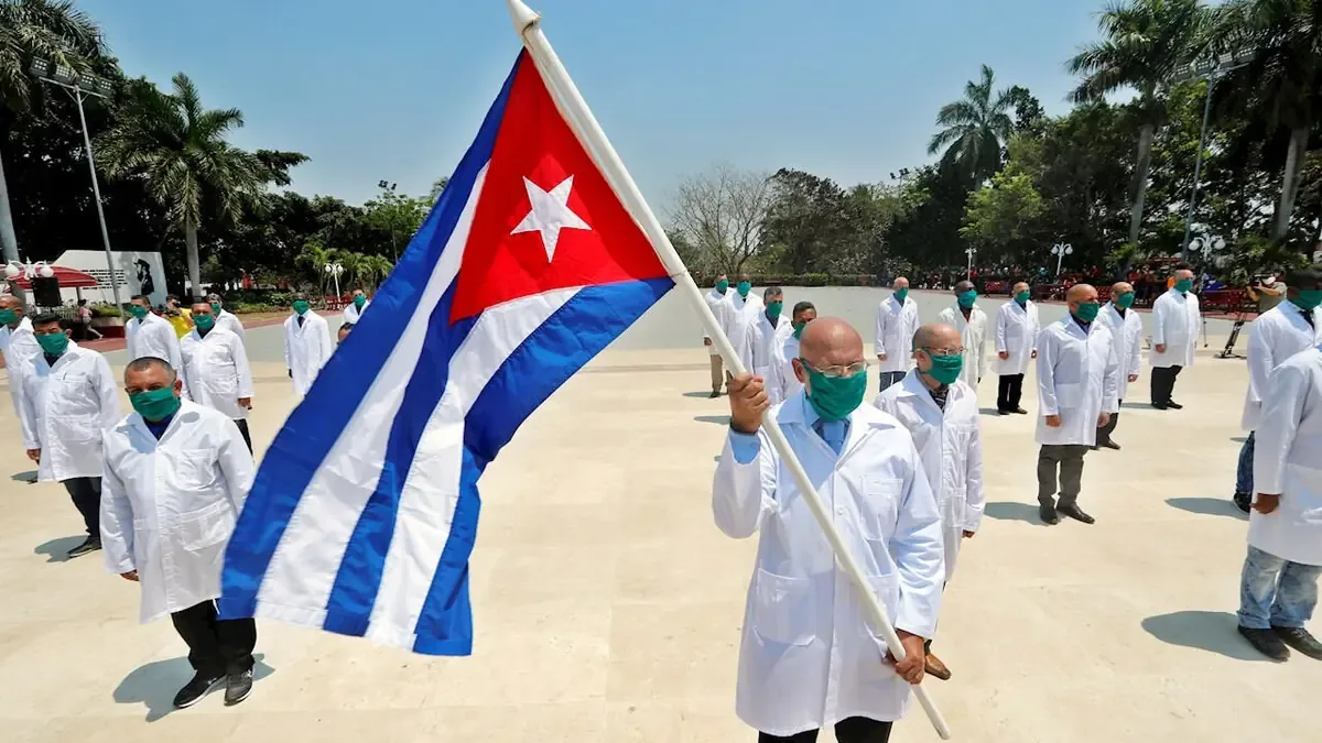 El gobierno defiende el programa de médicos cubanos como vital para el sistema de salud.