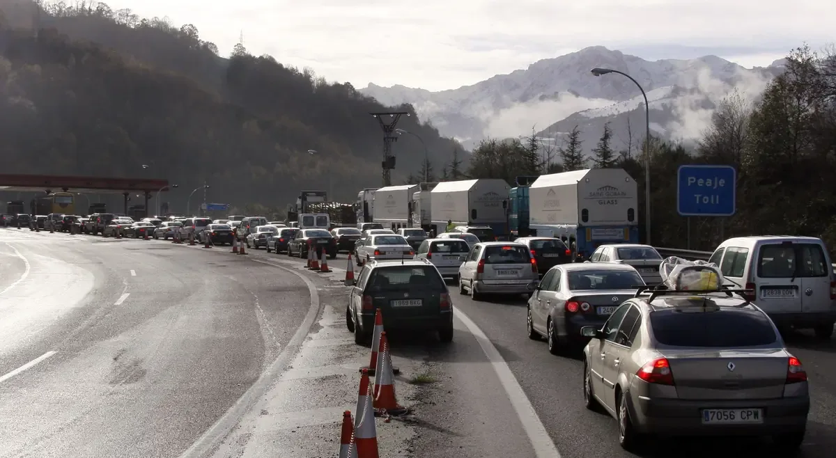 El Gobierno del Principado insiste en la necesidad de analizar la situación del peaje ante problemas de movilidad.