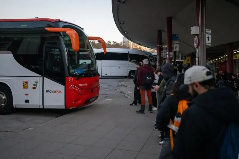 El Gobierno prevé concluir el plan para mejorar rutas de autobús en dos años, bajando costos y optimizando tiempos de viaje.
