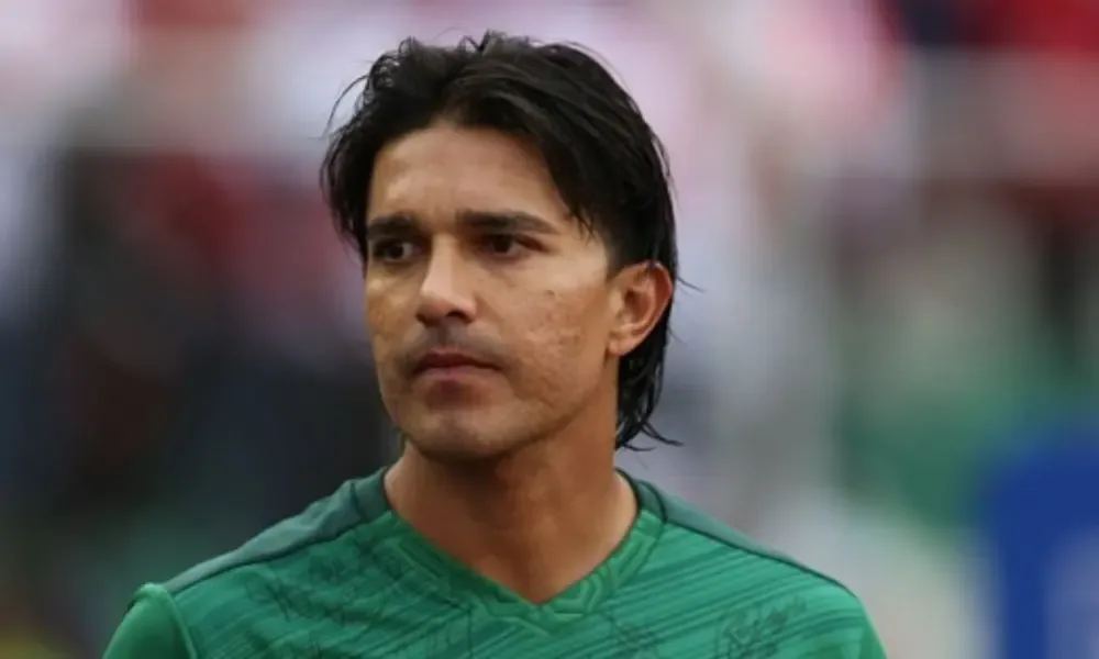 El goleador histórico de Bolivia se une a Oriente Petrolero para el repechaje del Mundial 2026.