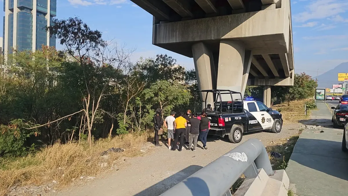El hallazgo se produjo cerca del puente Cuauhtémoc y movilizó a las autoridades locales.