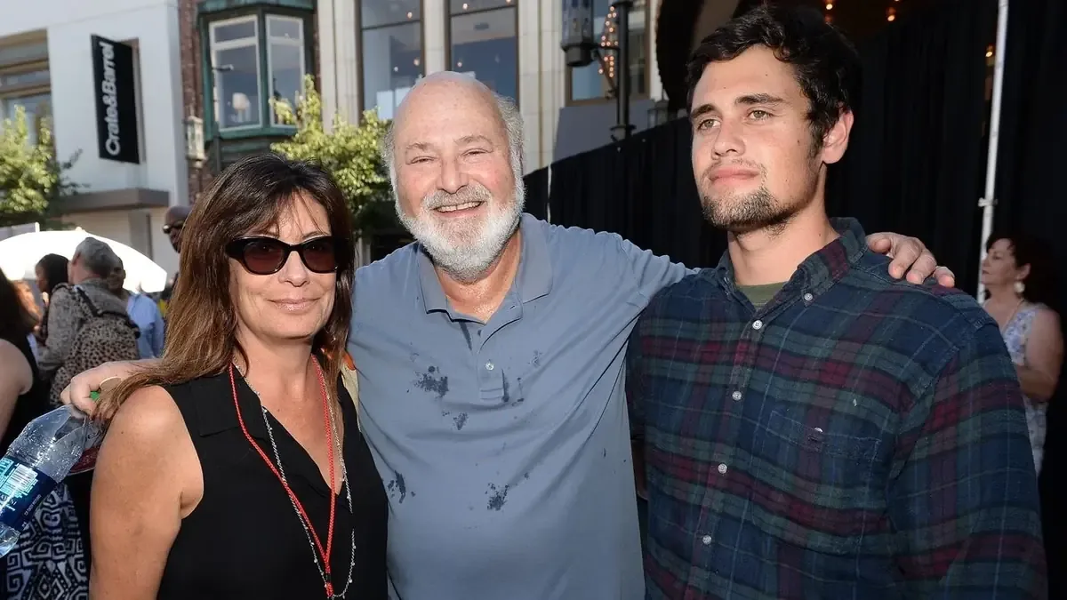 El hijo de los famosos Rob y Michele Reiner enfrenta cargos graves en Los Ángeles.